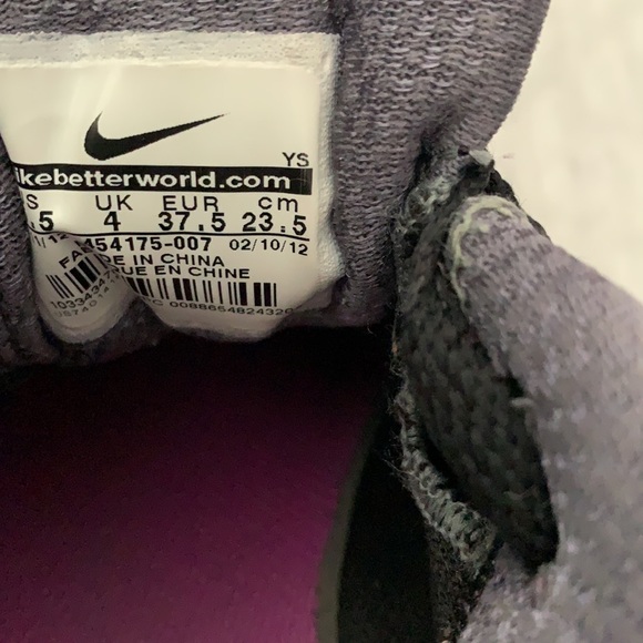 Nike Reax Sneakers - Picture 9 of 10